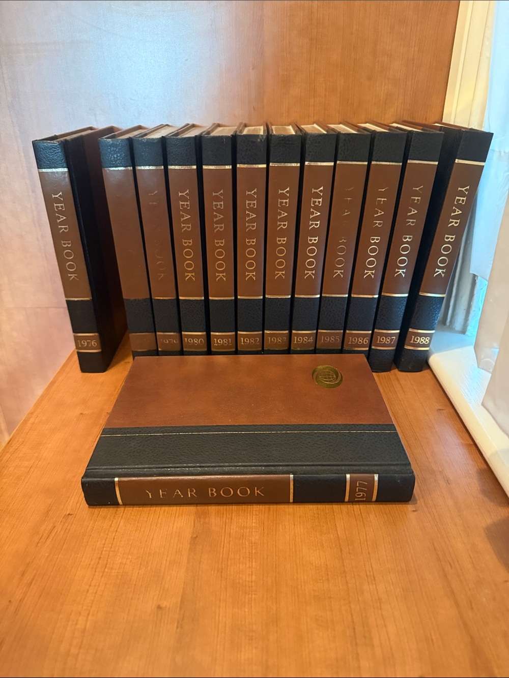 Vintage 1977 Year Book A Review of the events of 1976 -World Book Encyclopedia